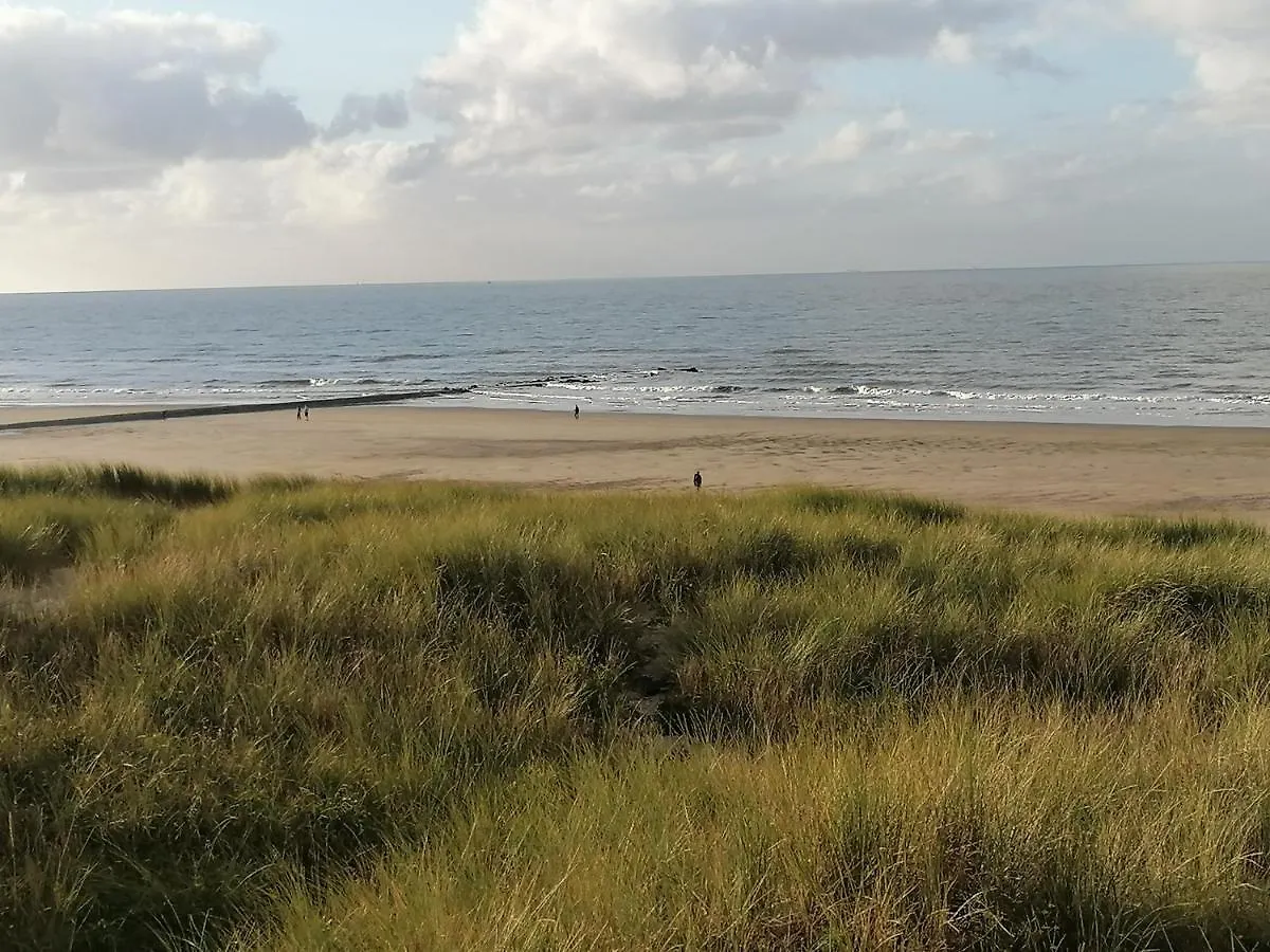 Bartine - Modern And Spacious Flat Near The Sea, Free Parking Space Ostend Apartment