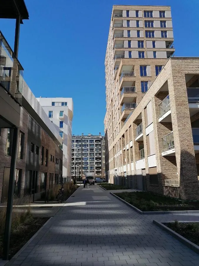 Bartine - Modern And Spacious Flat Near The Sea, Free Parking Space Ostend Apartment