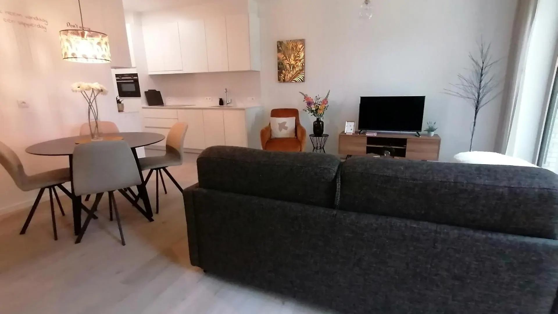 Bartine - Modern And Spacious Flat Near The Sea, Free Parking Space Ostend 0*,